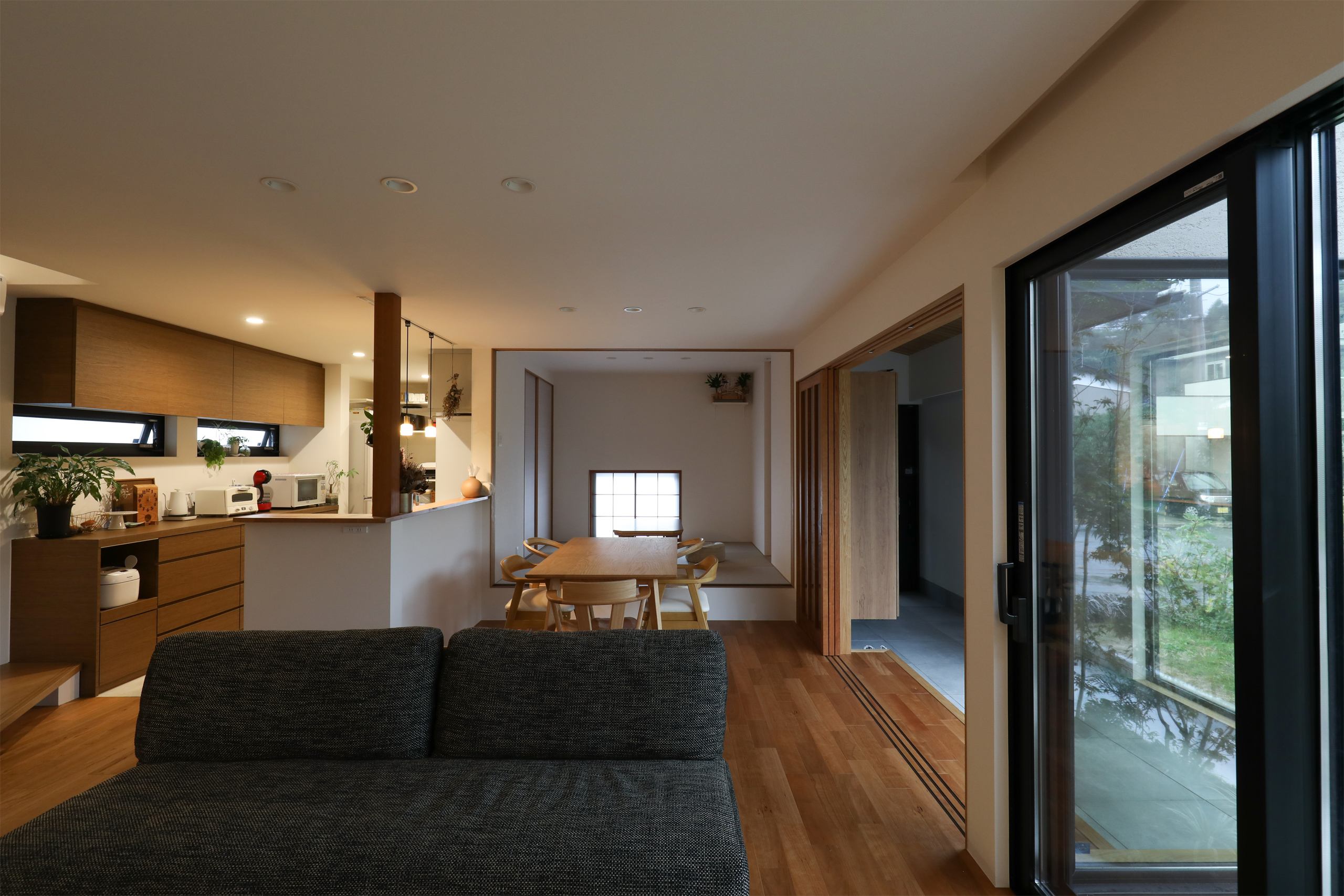 四季を浴びる家