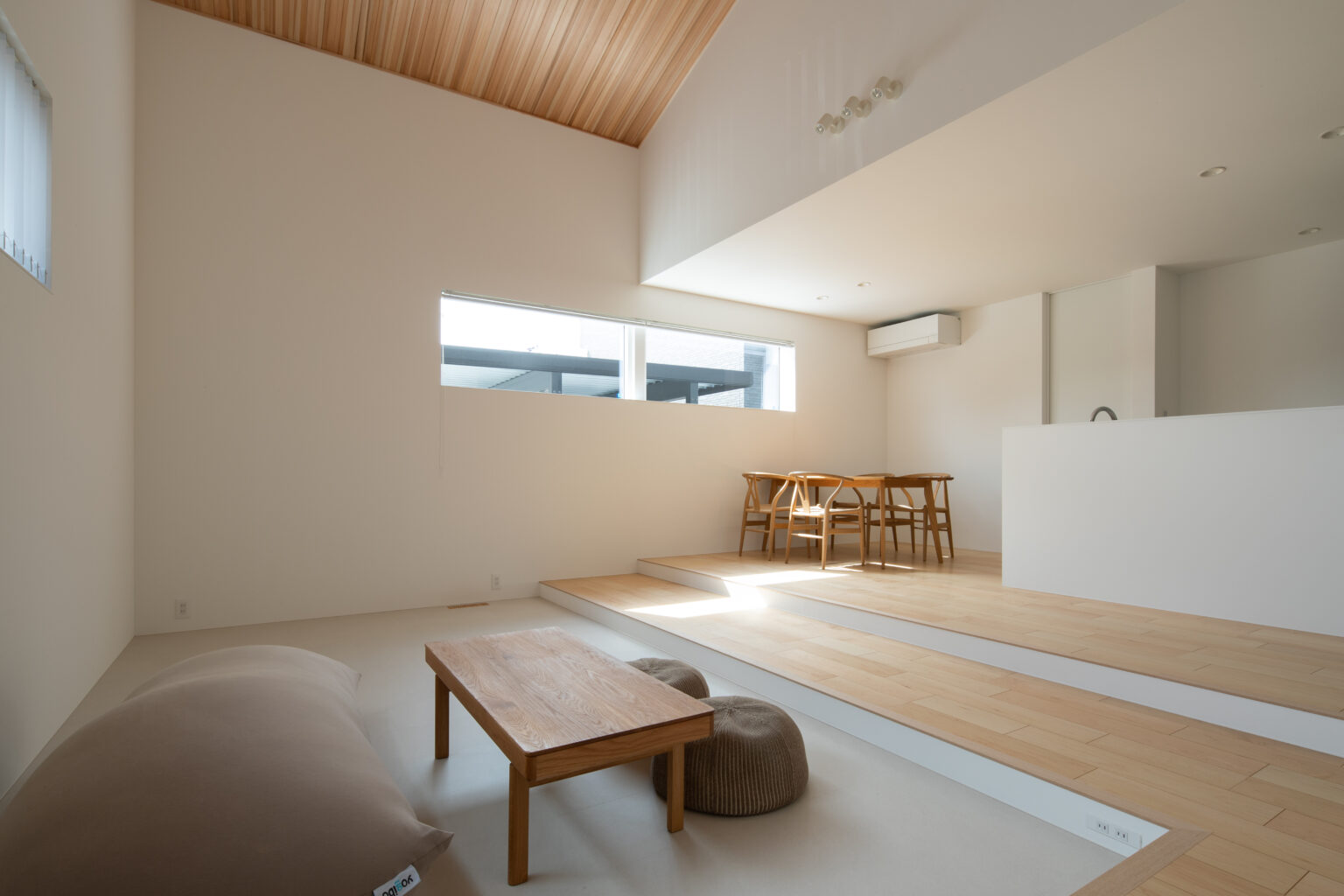 吹抜×サンクンリビングの家