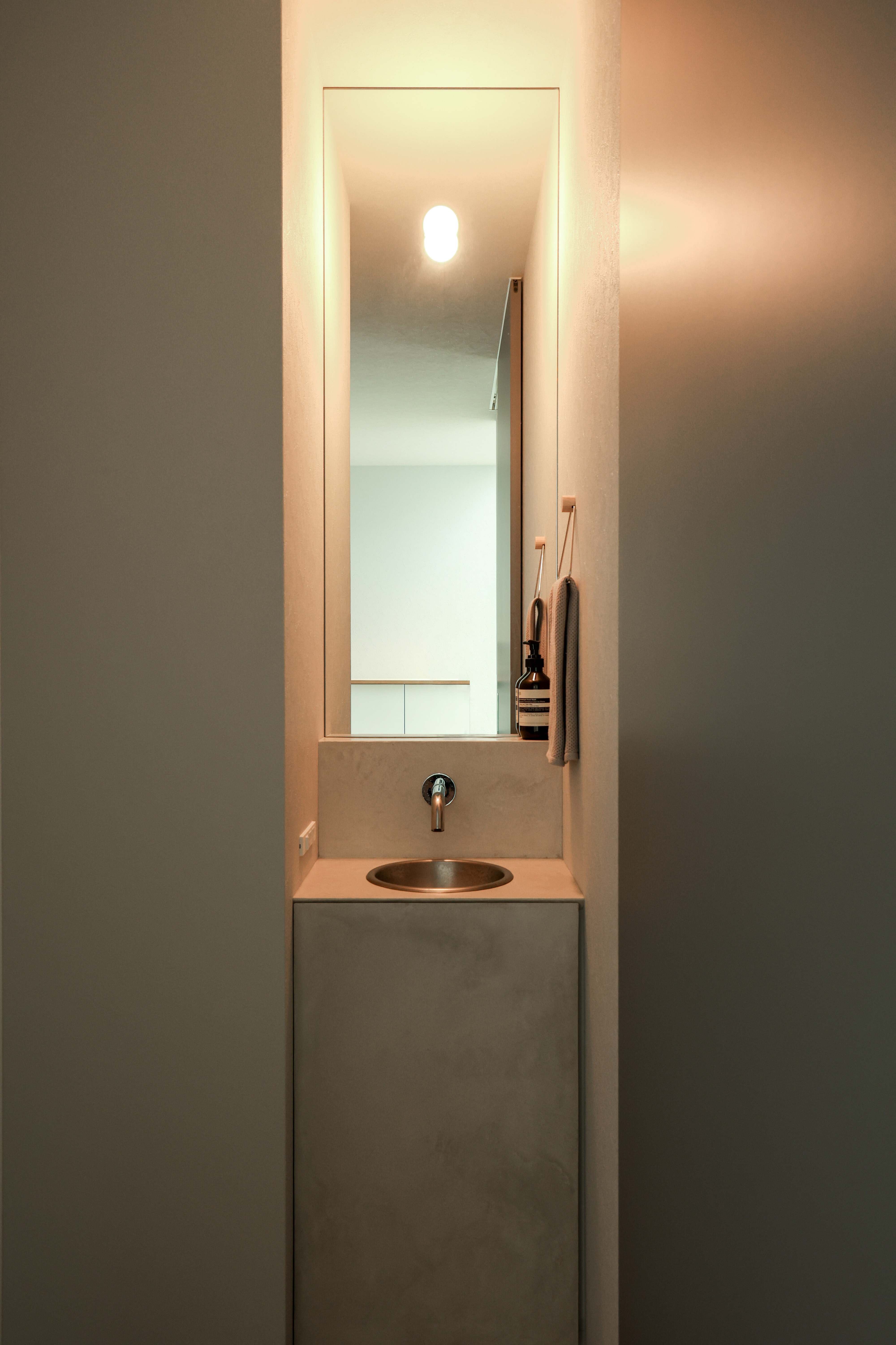 和からモダンへと小刻みに変化する家