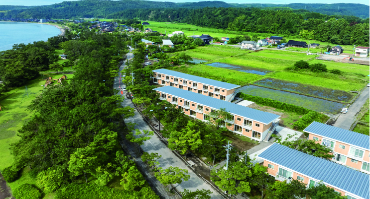 坂茂建築設計×石川県建団連＝「見附島仮設住宅」